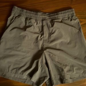 Mens great co diction lulu shorts color is khaki grey